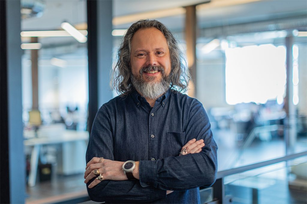 Facebook makes it rain for public figures, LinkedIn gets gig friendly and we welcome our new ECD. Plus, more of the latest social news in our Tuesday Tune-Up.
