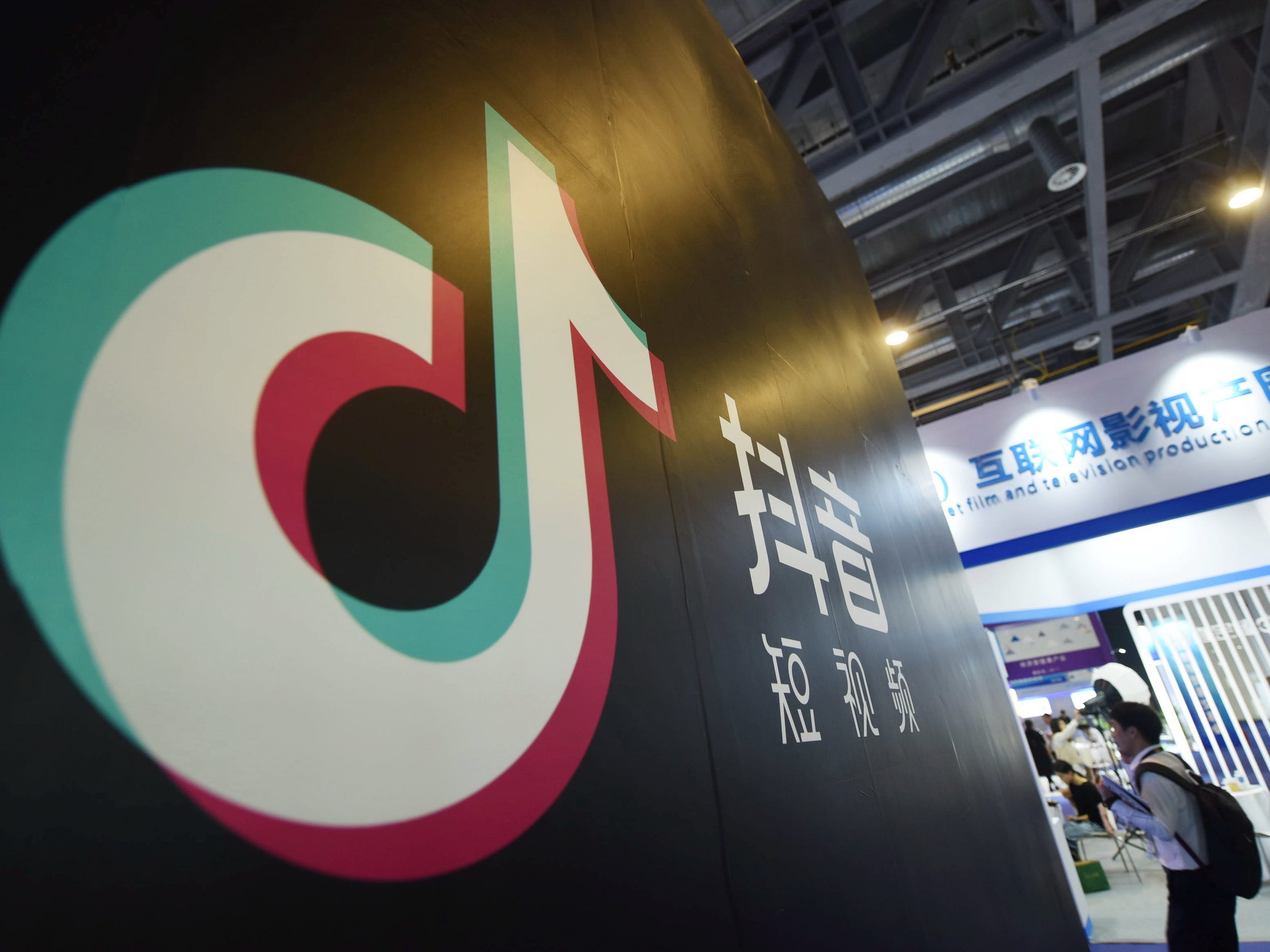 TikTok continua a crescere e aggiunge nuove feature e formati adv