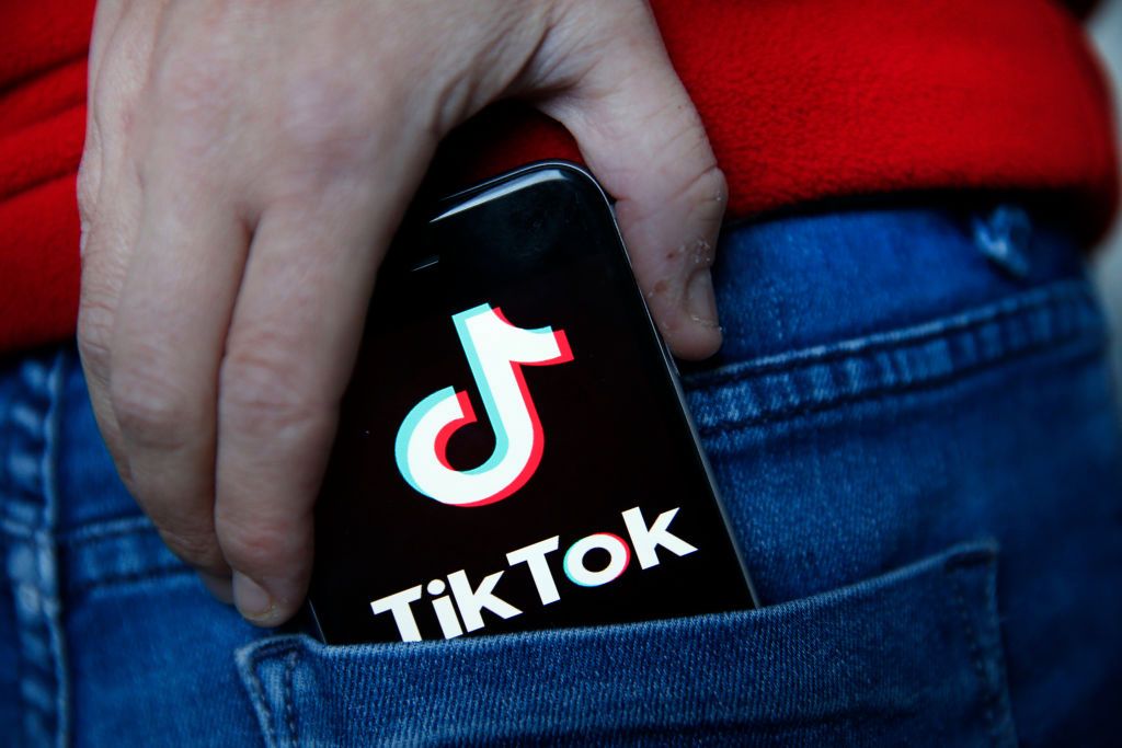 TikTok moderazione contenuti